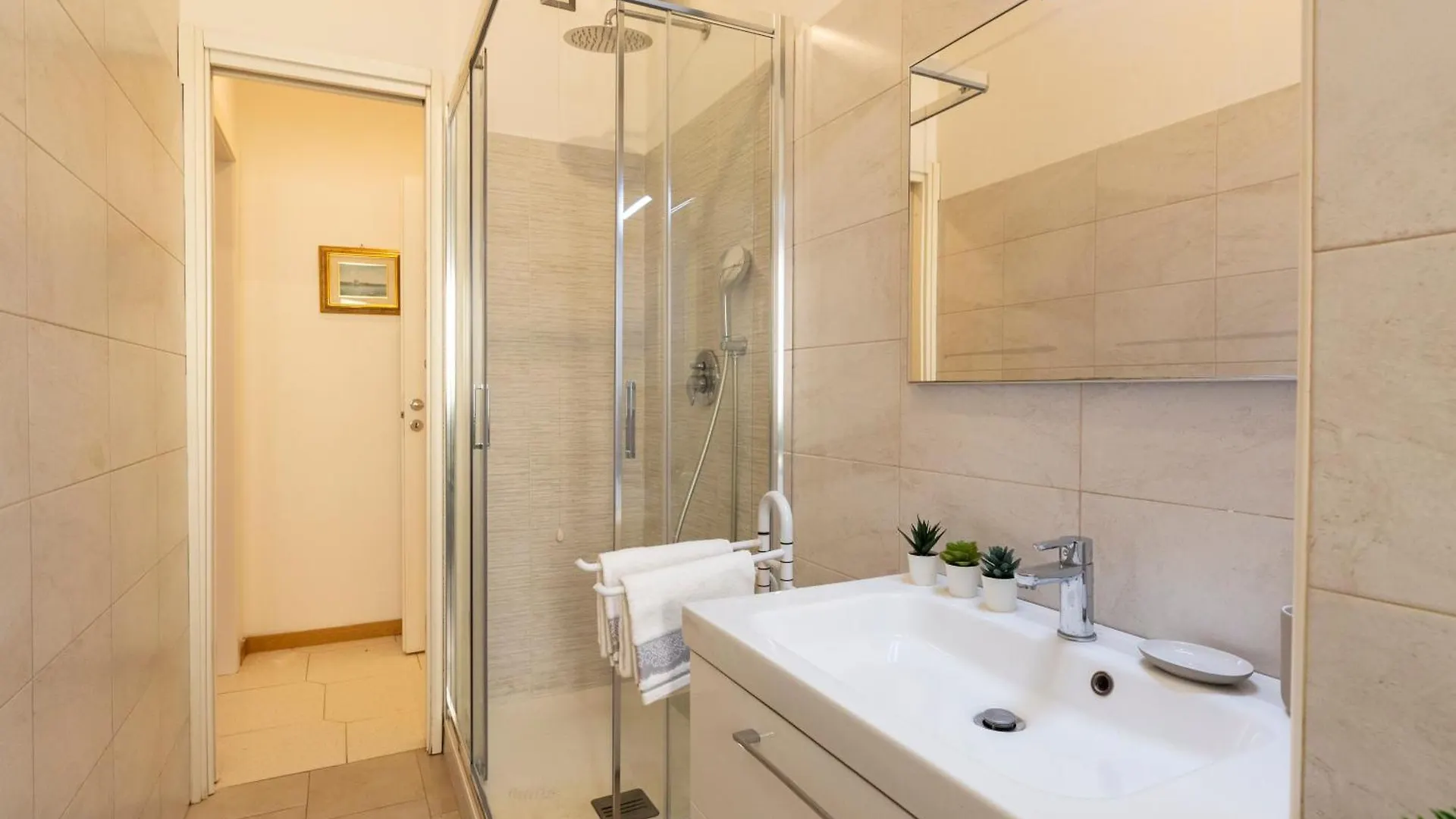 Wonderhome M4 Milan Apartment